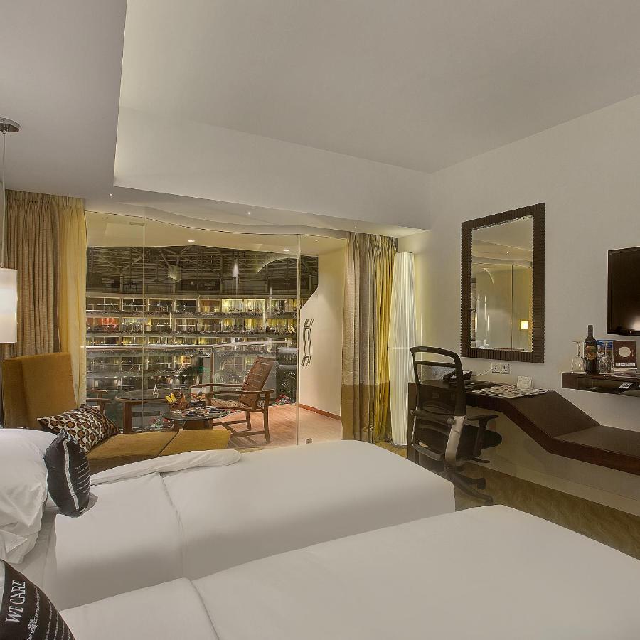 Hotel Sahara Star Mumbai Kültér fotó Deluxe room