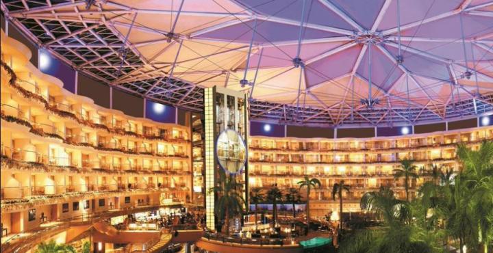 Hotel Sahara Star Mumbai Kültér fotó The Atrium