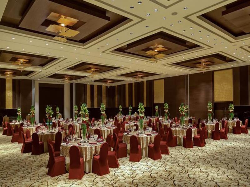 Hotel Sahara Star Mumbai Kültér fotó The Grand Ballroom