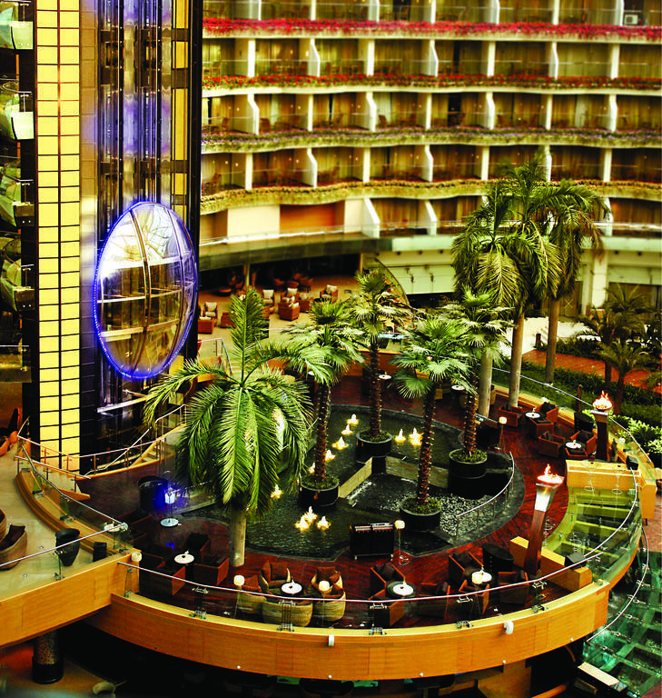 Hotel Sahara Star Mumbai Kültér fotó The lobby of the Grand Hyatt Mumbai