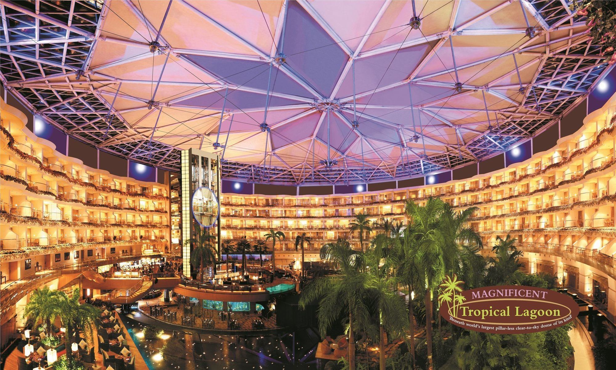 Hotel Sahara Star Mumbai Beltér fotó The interior of the hotel