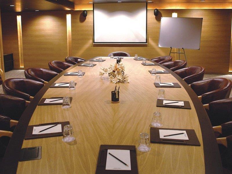 Hotel Sahara Star Mumbai Kültér fotó A boardroom