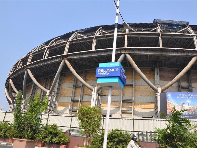 Hotel Sahara Star Mumbai Kültér fotó The stadium