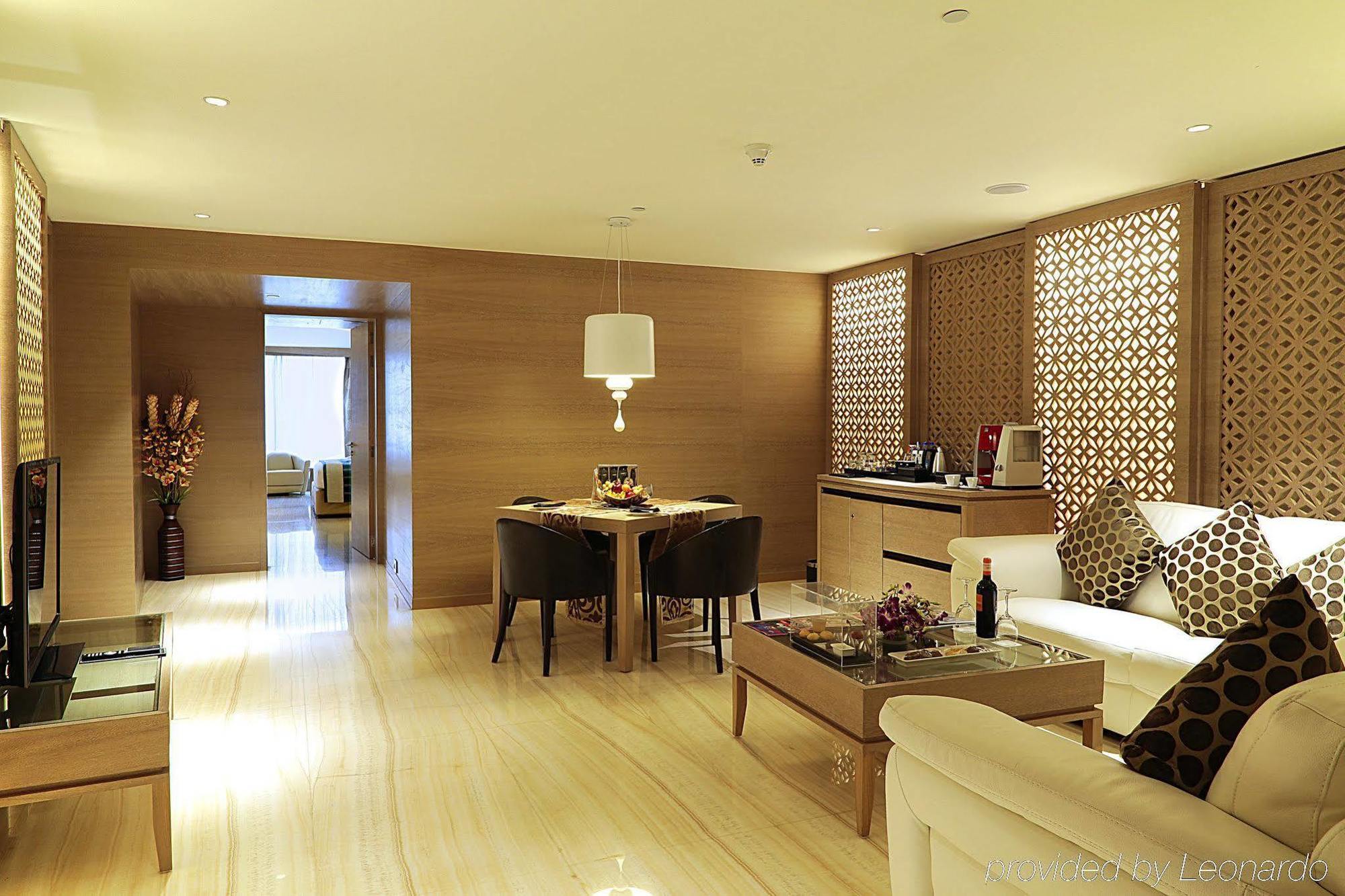 Hotel Sahara Star Mumbai Kültér fotó A suite at the Taj Mahal Palace, Mumbai